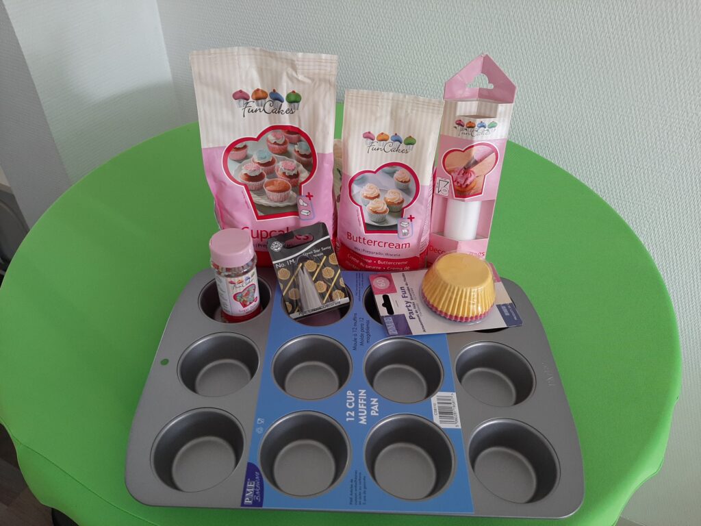 Kerstpakket met cupcake bakpakket.